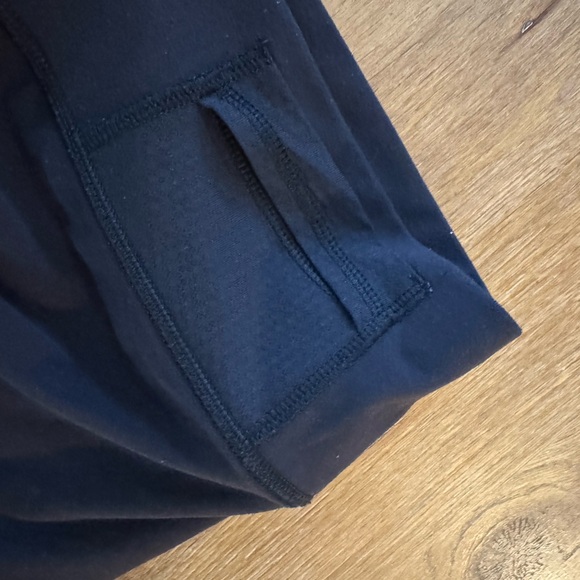 Lululemon Black Leggings - Astro Wunder Under V waist Size 6 - 21” Luon Fabric - Picture 9 of 11